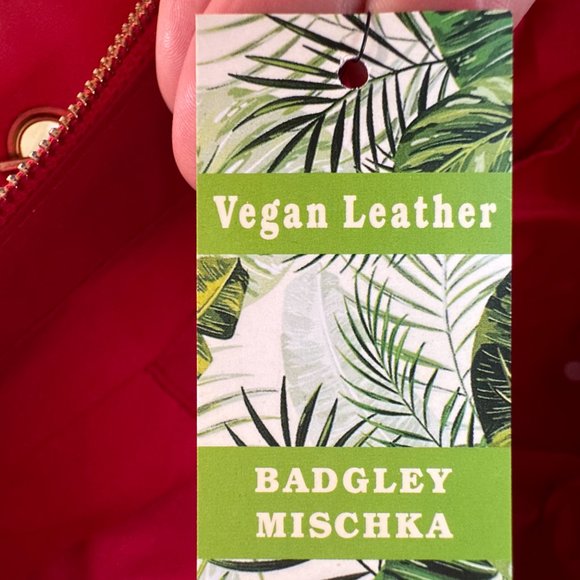 Badgley Mischka Quilted Chain Strap Bag - Picture 9 of 11